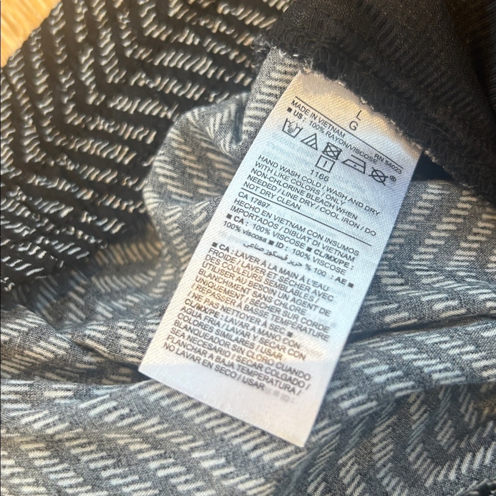 Old Navy Drawstring Herringbone Pants - Picture 5 of 7